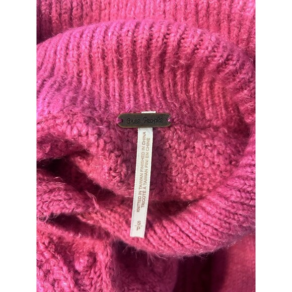 Free People Everyday Cloud Hot Pink pullover Cable Knit Soft Sweater size Small - Picture 4 of 8
